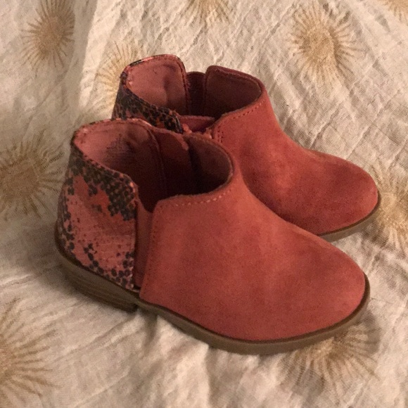 Adorable Booties ๐ - Picture 1 of 4